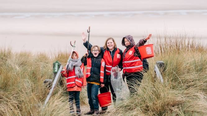 Liefst 2,9 ton zwerfvuil opgeruimd van onze stranden: “Jammer genoeg blijft zo'n opruimactie nodig, ook voor onze zeehondjes”