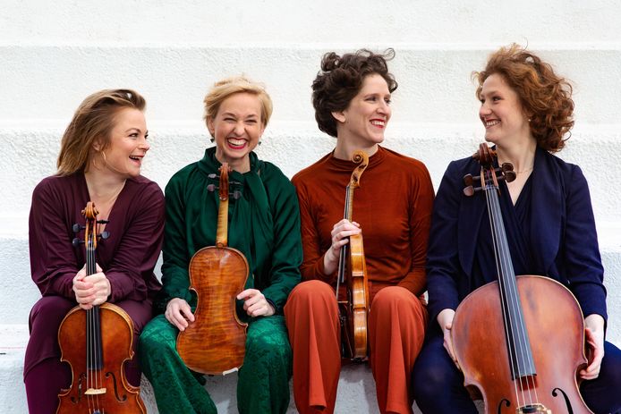 Het Ragazze Kwartet bestaat uit Annemijn Bergkotte (altviool), Rosa Arnold (eerste viool), Jeanita Vriens-van Tongeren (tweede viool) en Rebecca Wise (cello).
