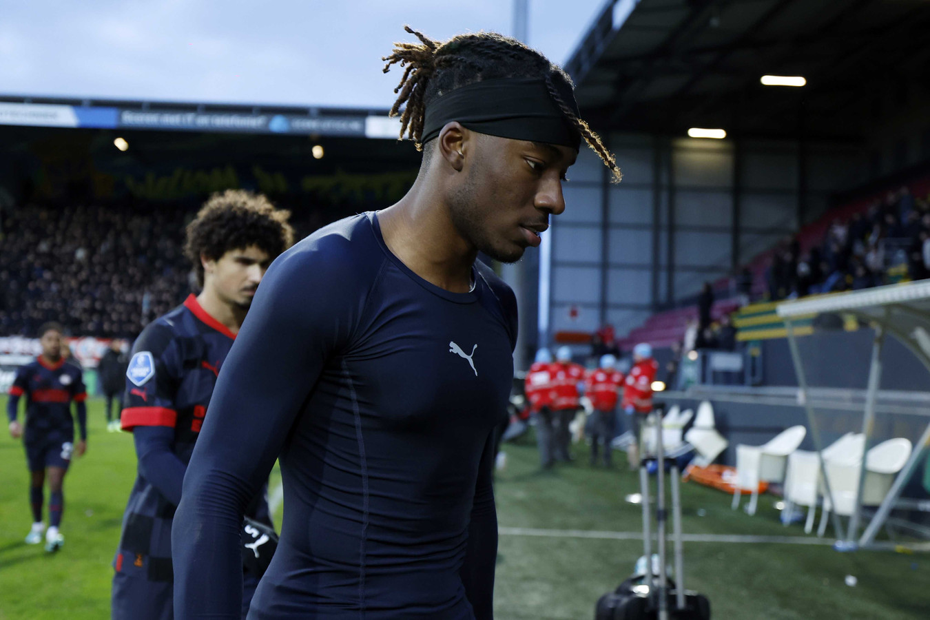 Noni Madueke mist de Champions League met Chelsea, maar debuteert wel