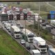 Meer dan 400 kilometer file door regenweer en verkeersongevallen