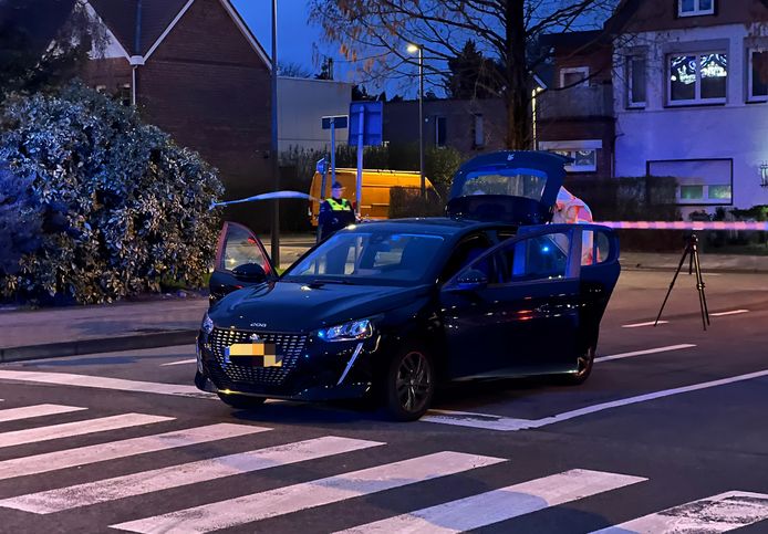 De Nederlandse auto wordt onderzocht door technische specialisten van de politie.