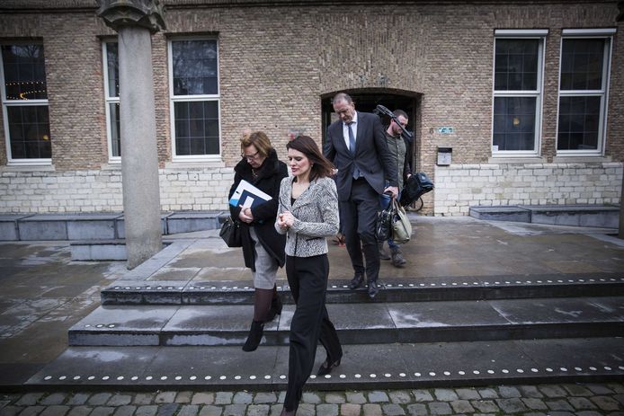 Staatssecretaris Barbara Visser van Defensie na het overleg met het bestuur van de provincie Zeeland, gemeente Vlissingen en het waterschap over de problemen rond de verhuizing van de marinierskazerne. ANP ARIE KIEVIT