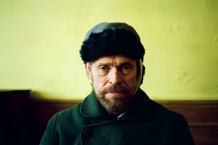 Willem Dafoe als Van Gogh, kort nadat hij zijn oor heeft afgesneden. Beeld tr beeld