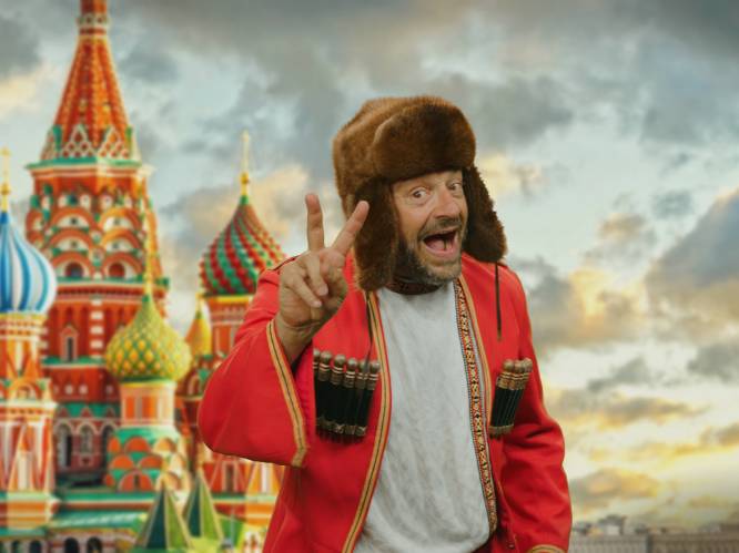 "Dva vodka spasiba": Tom Waes zingt ‘Dos cervezas’ in het Russisch voor WK