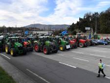 Les agriculteurs espagnols et français bloquent la frontière