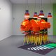 De expositie van Jessica Stockholders is niet uniek, dat laat het Stedelijk Museum zien met een verscheidenheid aan kunstenaars