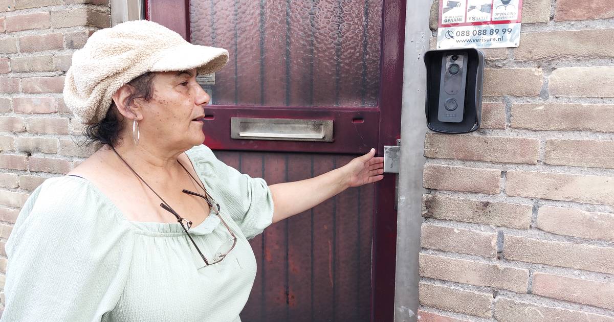 Asiye’s huis was doelwit van aanslag, van verhuurder moet ze daarom weg ‘Alsof ik de dader ben