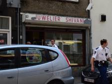 Buurman filmt gewapende overval op juwelier Breda (video)