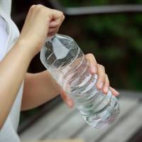 Zó blijft je flesje water extra lang koud