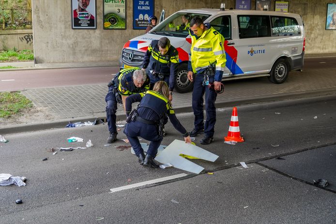 De politie doet nog onderzoek naar de toedracht van het ongeluk.