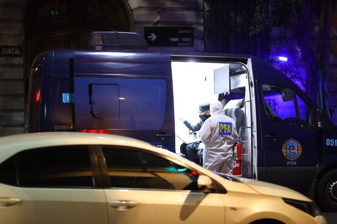 L'unité d'investigation de la police fédérale est présente au domicile de la vice-présidente après l'attaque.