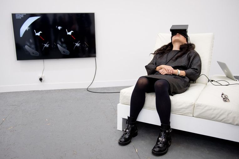 'Zijn werk gaat over het ontstaan van bewustzijn, over hoe we reageren op stress en chaos, over of je bij een groep wilt ­horen of juist niet.' Beeld LEON NEAL / AFP