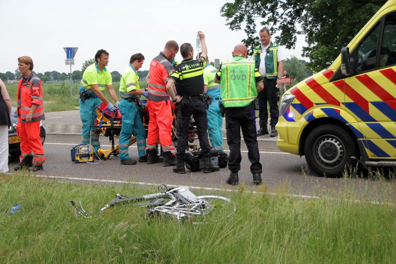 Fietser Zwaargewond Bij Aanrijding In Helmond Foto Ed Nl