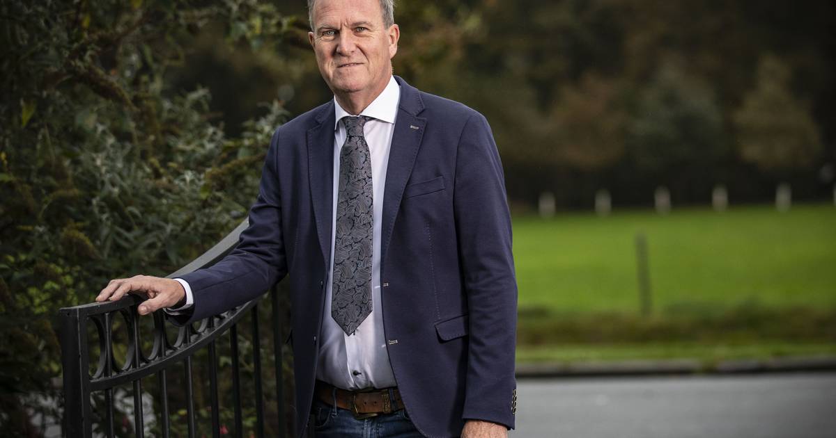 Marcel Hulskotte uit Vasse maakt nieuwe start in de uitvaartbranche: ‘Je kunt veel betekenen voor na