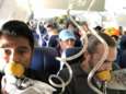 Passagiers van vlucht met ontplofte motor dragen zuurstofmasker verkeerd. Belgische expert waarschuwt: "Kwestie van leven en dood"