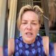 ▶ ‘Stem niet op die moordenaar’: Sharon Stone ziedend op overheid nadat Covid-19 toeslaat in haar familie