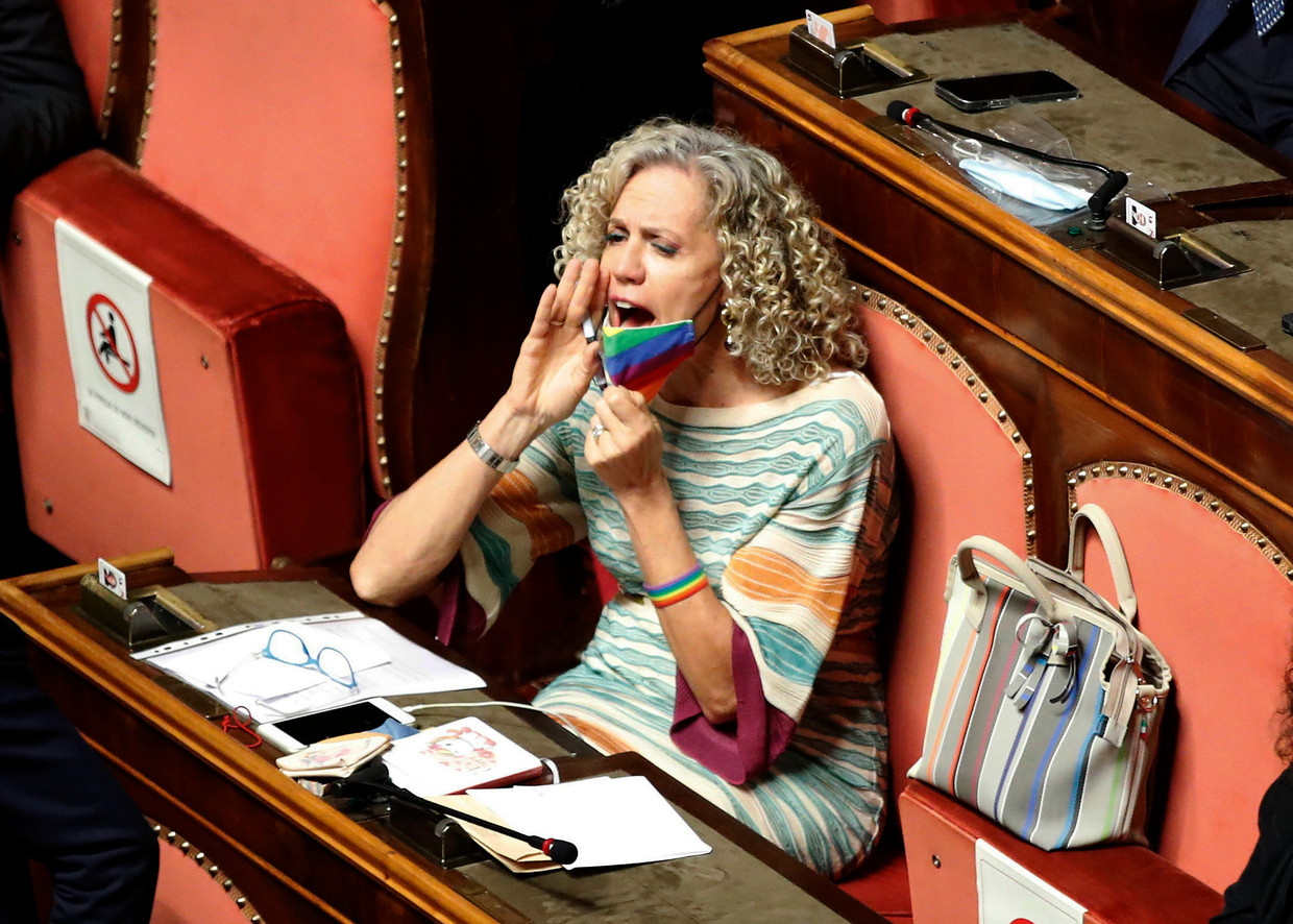 Mistero estivo sui media italiani: coppia politica trova decine di migliaia di euro nella loro darsena