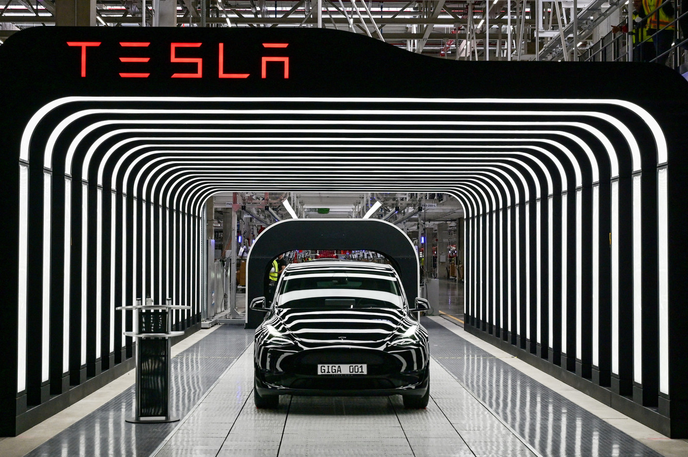 Vooral voor elektrische auto's hadden Nederlanders dit jaar gemiddeld veel geld over.
