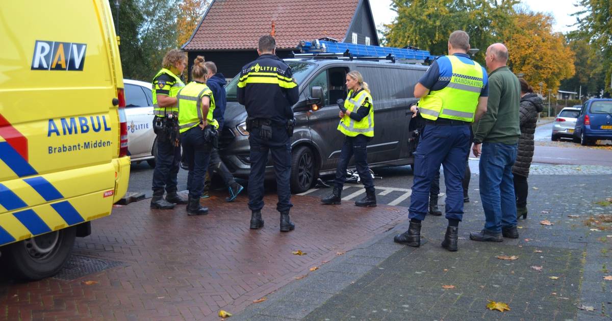 Fietser belandt bij ongeval in Boxtel onder bestelbus en raakt gewond