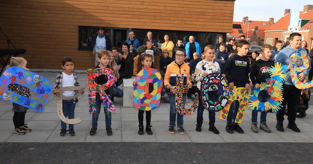 In de oude basisschool van Schoondijke leer je straks niet rekenen, maar yoga en mediteren
