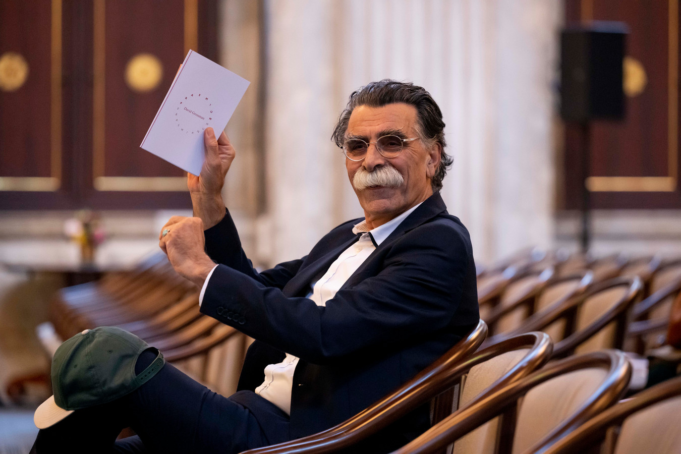 Creatieve talkshow met schrijver Kader Abdolah bij opening Vrije