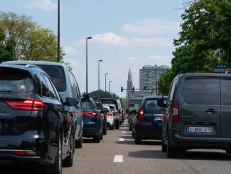 Verkeershinder rond Antwerpen door ongeval ter hoogte van Linkeroever: file op Ring en A12
