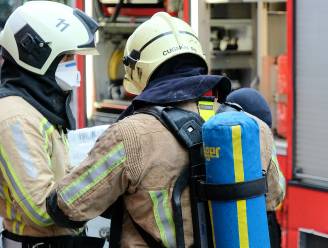 Drie mensen lichtgewond na woningbrand in Jette