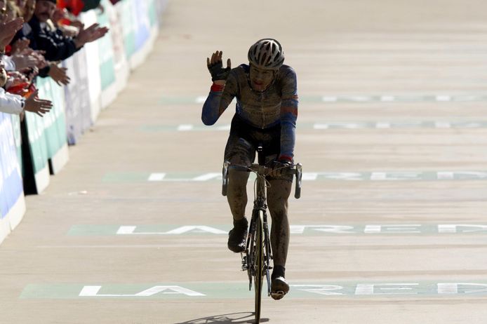 Premier Paris-Roubaix, premier podium: Tom Boonen s’est révélé sur les routes de l’Enfer du Nord en 2002.