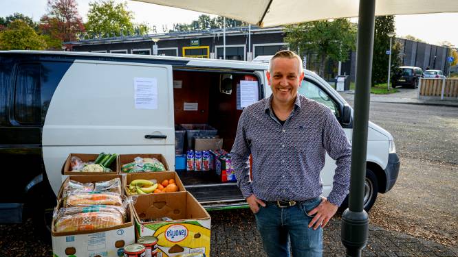 Bij deze mobiele supermarkt in Goor hoef je niet te betalen als je het financieel moeilijk hebt