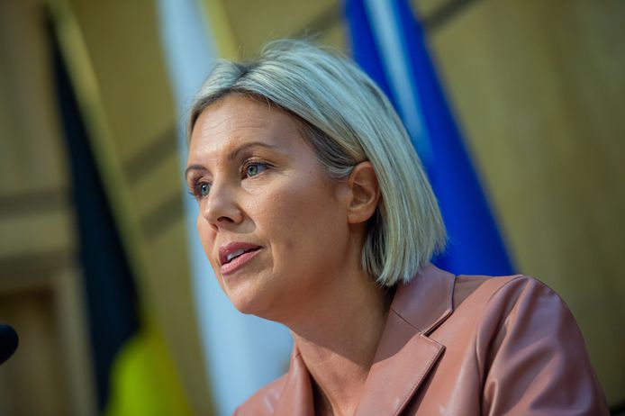 Defensieminister Ludivine Dedonder (PS).