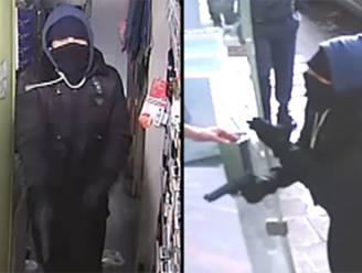 Video: politie zoekt daders van gewapende overval op Carrefour