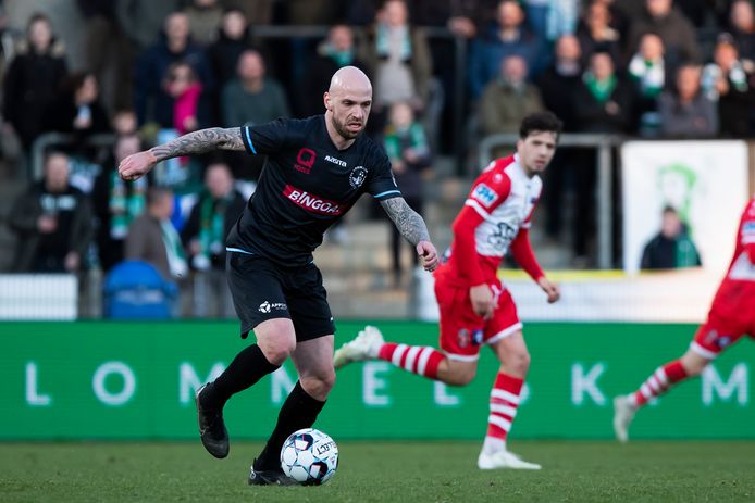 Bryan Smeets (links) maakt transfer van Lommel naar RWDM