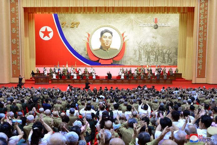 De Noord-Koreaanse leider Kim Jong-un tijdens het vieren van 67 jaar wapenstilstand na de Koreaanse oorlog van 1950-1953.