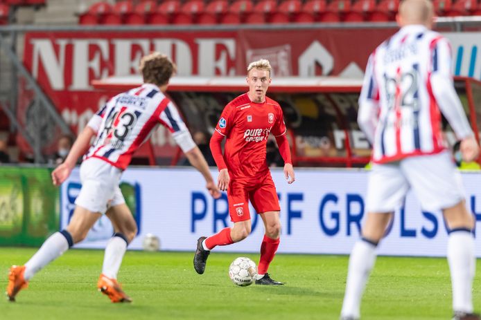 Casper Staring vorig seizoen in actie tegen Willem II.