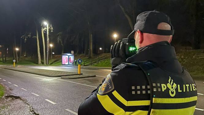 Snelheidsduivel (21) uit Heino is rijbewijs kwijt na forse overtreding