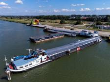 Lelystad ontstemd over onverwachte komst gifschepen: ‘Wenselijk dat ze weer vertrekken’