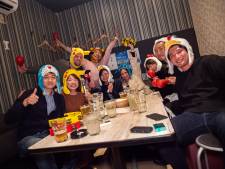 Als Japanner heb je geen keus als je baas je meevraagt naar een karaokebar
