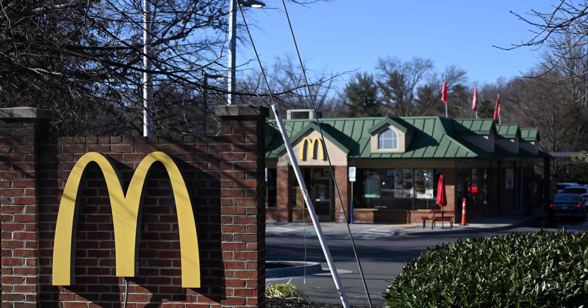 McDonald's paga 4,4 milioni di dollari a un'adolescente dopo che è stata aggredita sessualmente dal direttore di un ristorante  al di fuori