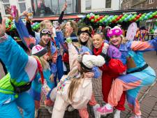 Lekker dansen in een loods voordat je naar je werk gaat. Gewoon in je werkkleding, in pyjama mag ook