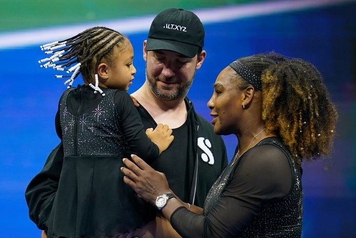 Na haar overwinning in de eerste ronde van de US Open verscheen dochtertje Olympia in een zeer gelijkaardige outfit als die van Serena Williams op het tennisveld.