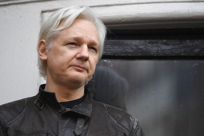 Julian Assange aan de ambassade van Ecuador in de Britse hoofdstad, in 2017.