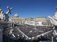 La place Saint-Pierre se remplit pour l'ultime audience de Benoît XVI