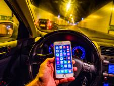 ‘Apparaat dat telefoon van automobilist blokkeert tijdens rijden komt eraan’