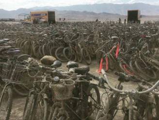Orkaanslachtoffers krijgen achtergelaten fietsen van Burning Man