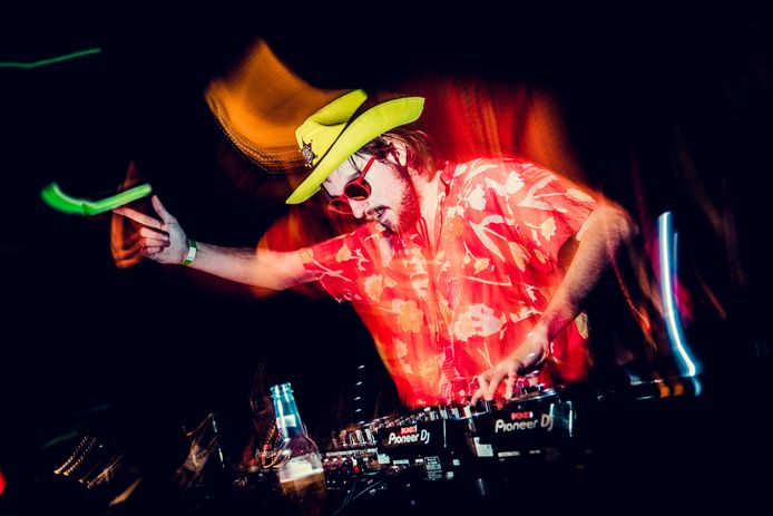 DJ YOLOTANKER zal op Stille Zaterdag het beste van zichzelf geven op het online lockdownfeestje van vzw TWERK.