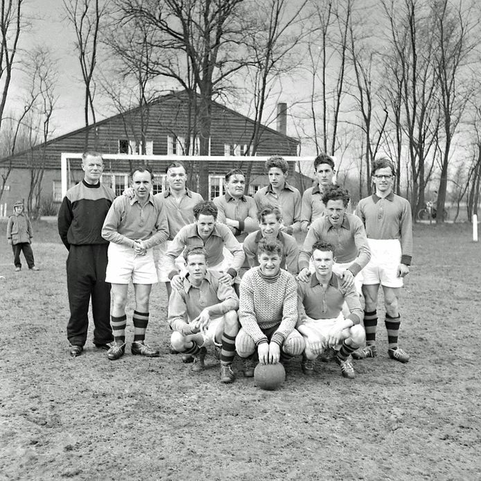 Elftal van voetbalvereniging BSV uit Budel in 1958