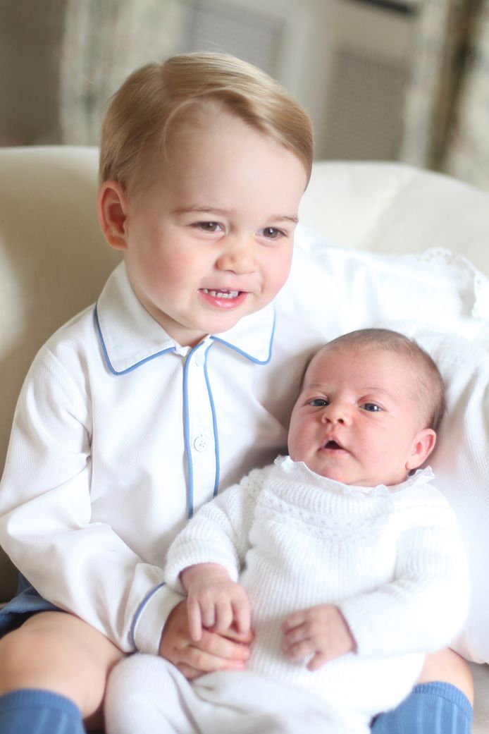 Als bijna tweejarige werd George grote broer van prinses Charlotte.