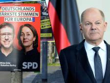 Un eurodéputé allemand violemment agressé alors qu’il collait des affiches: “La démocratie est menacée”