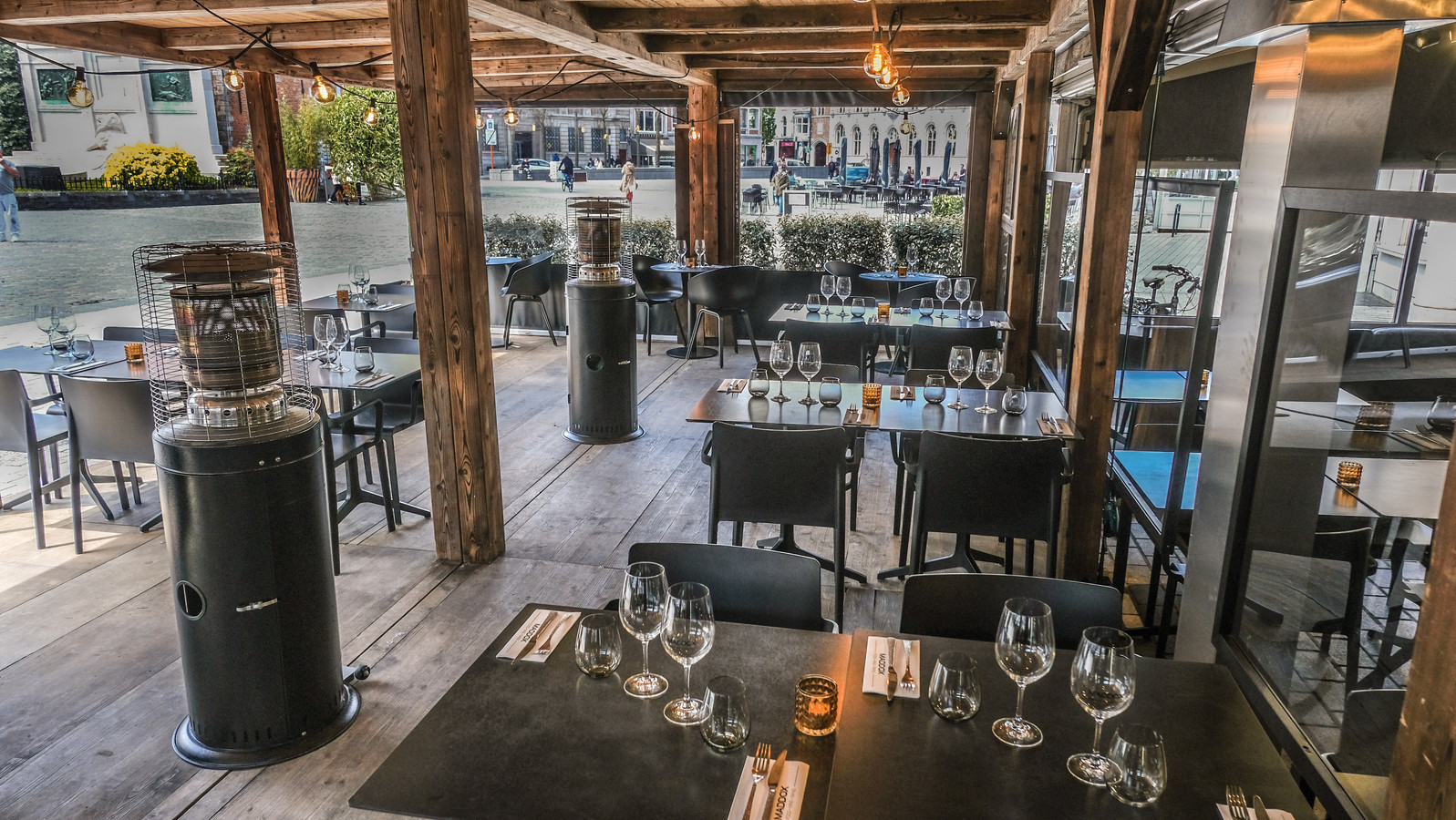 Restaurant-tapasbar Maddox op Grote Markt wapent zich met houten chalet ...