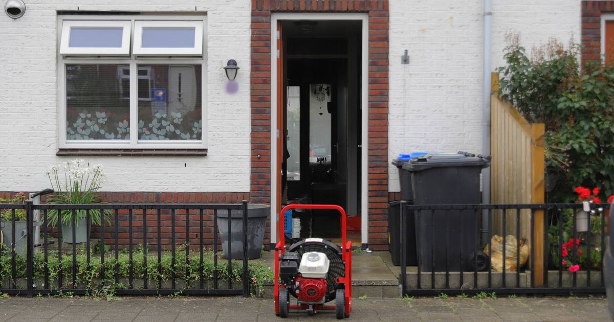 Zwarte rook en grote schade bij woningbrand op Abe Bonnemastraat in Bergschenhoek